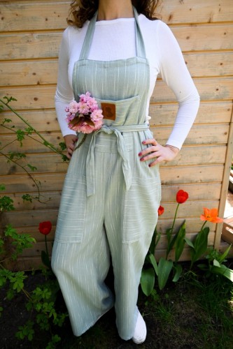 ogrodniczki na domku.jpg